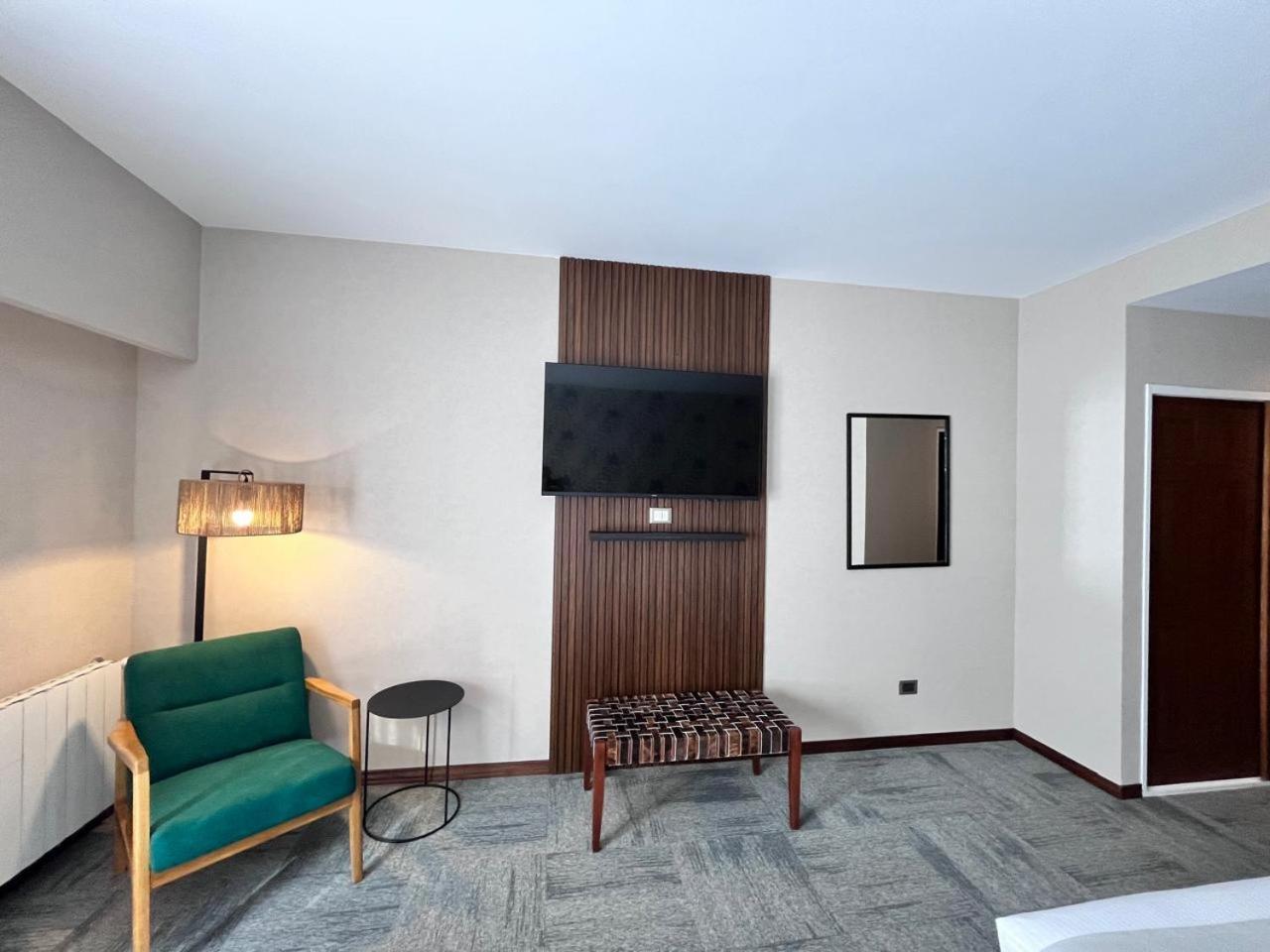 אל קלפטה Cerro Calafate Hotel מראה חיצוני תמונה